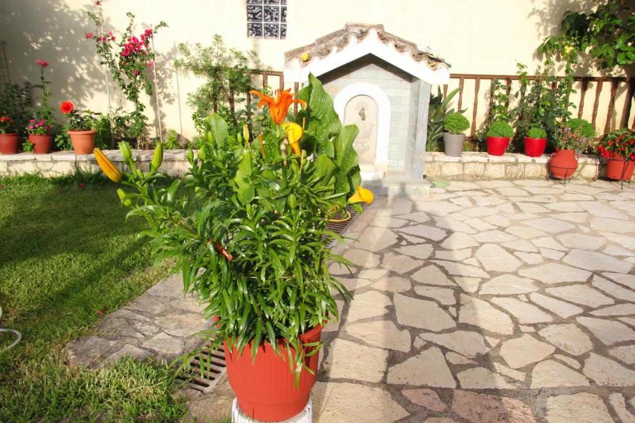 Villa Dimitra Nikiana Exterior photo